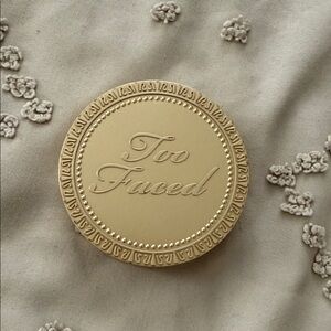 Too Faced Luxurious Gold Compact